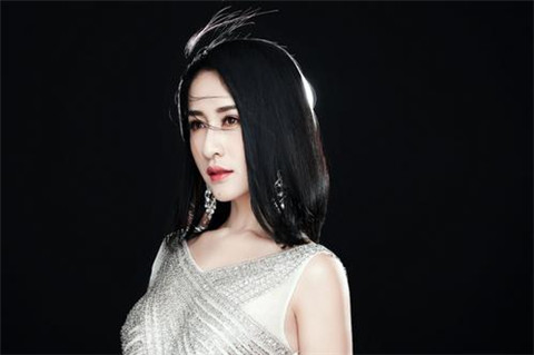 第一次跟女生聊天开场白说什么,才能让她不由自主的回复? 第一次跟女生聊天开场白说什么,才能让她不由自主的回复?第2张